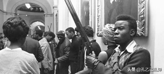 美国明尼苏达州的“起义军”<strong></p>
<p>币安网址</strong>,安提法武装,是怎么回事呢?