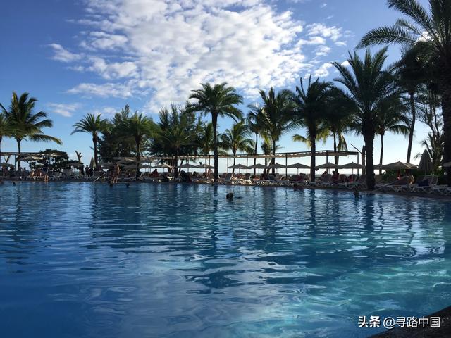 九月底想出国旅游<strong></p>
<p>安币推荐</strong>,两个人,预算一人1.5w-2w软妹币,有什么好去处?免签最好?