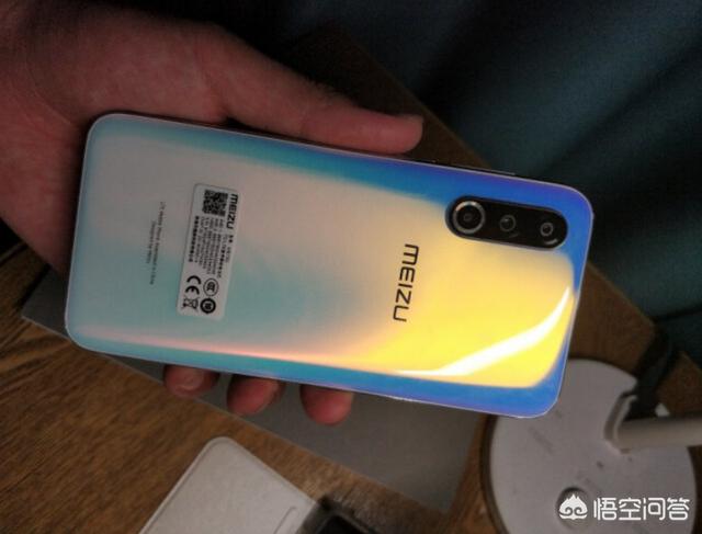 想买一部全面屏手机（屏幕好、像素高、性能强、小于190克）<strong></p>
<p>安币推荐</strong>，预算两千到三千，哪款好？