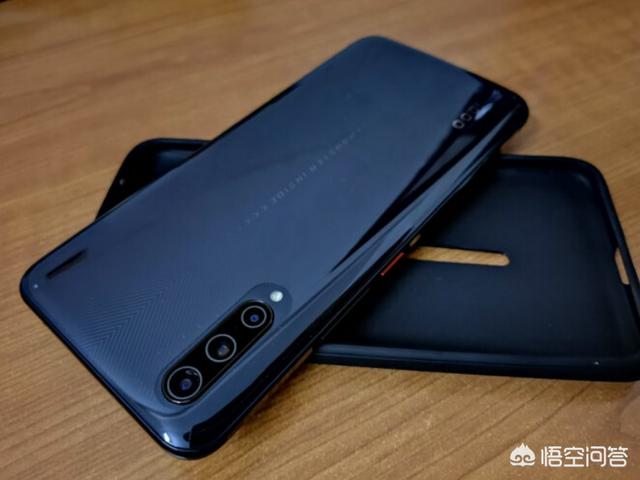 想买一部全面屏手机（屏幕好、像素高、性能强、小于190克）<strong></p>
<p>安币推荐</strong>，预算两千到三千，哪款好？