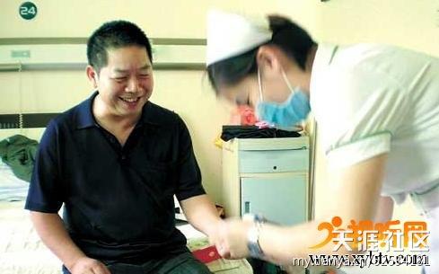 网曝广东“男版郭美美” 以基金会名义圈地万亩